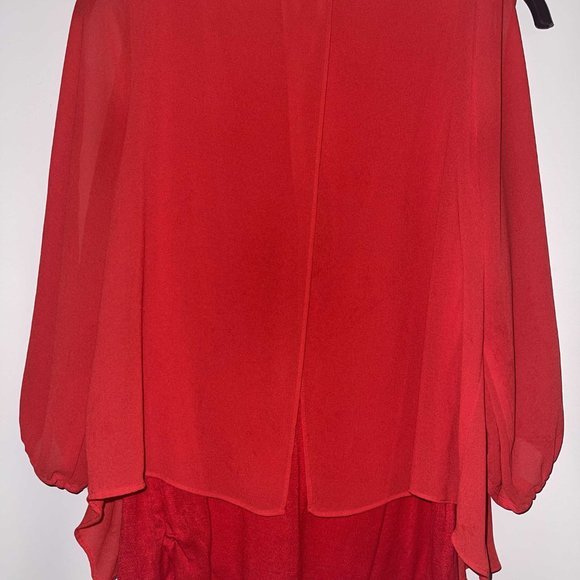 Red quarter sleeve blouse! - Picture 3 of 3